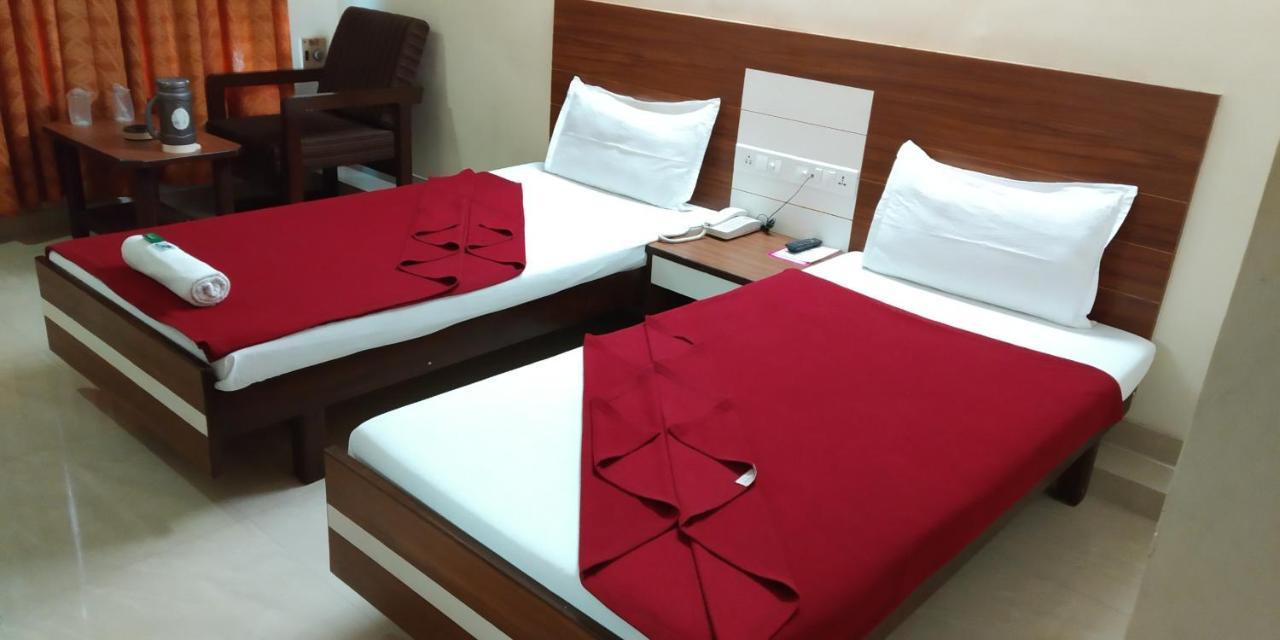 Hotel Alpha Vadodara Exterior photo