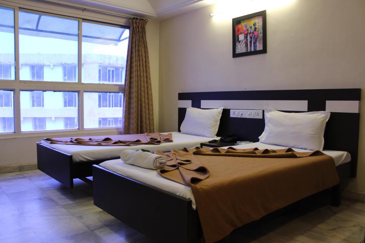 Hotel Alpha Vadodara Exterior photo
