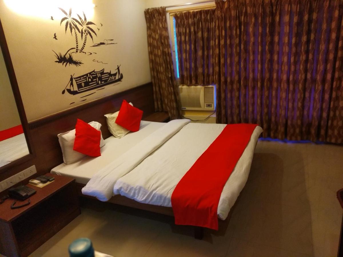 Hotel Alpha Vadodara Exterior photo