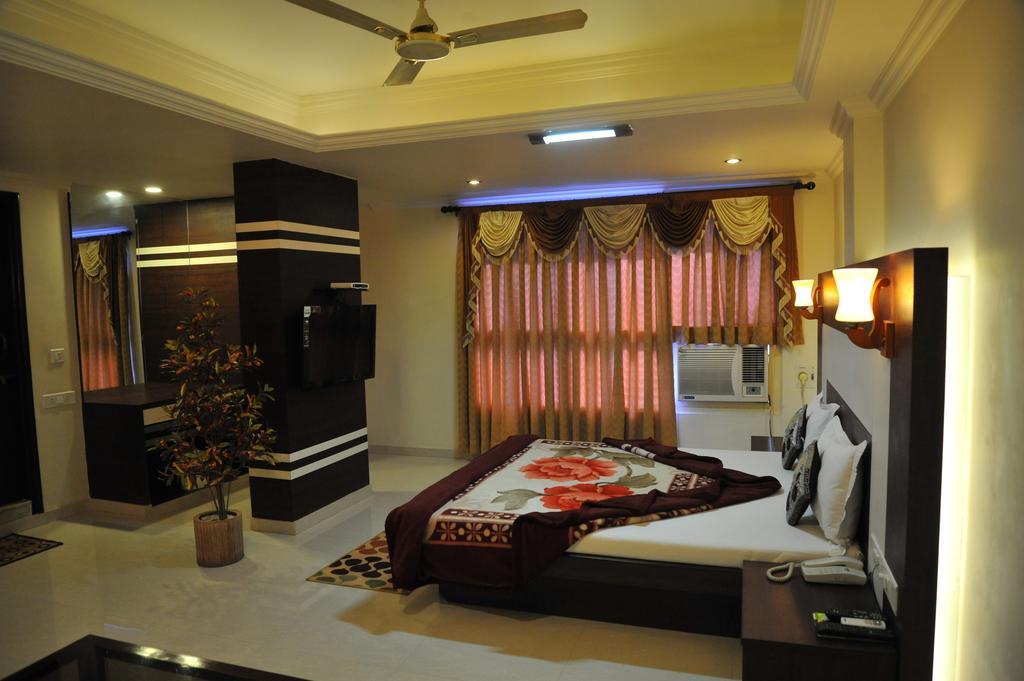 Hotel Alpha Vadodara Room photo
