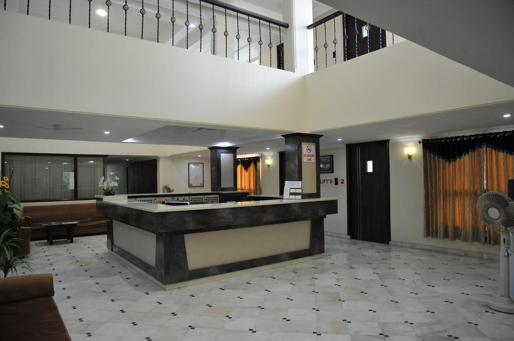Hotel Alpha Vadodara Exterior photo